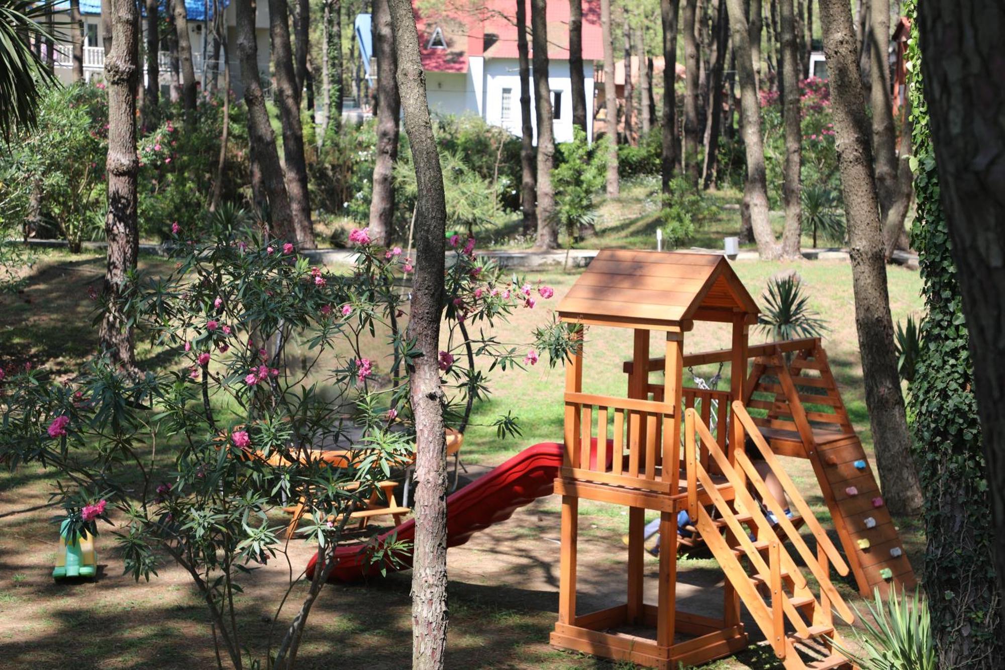 Andamati Beach Resort Grigoleti Ngoại thất bức ảnh